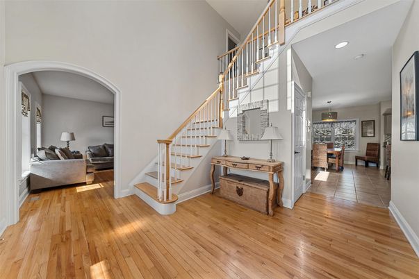 Interior, Living room, Pendant Lights, Recessed Lighting, Wood Texture Flooring