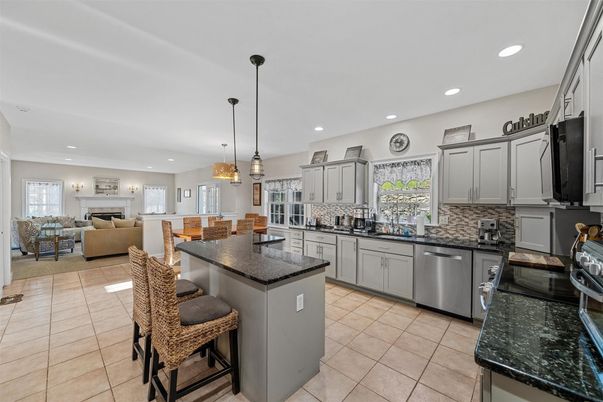 Dining room, Interior, Kitchen, Living room, Pendant Lights, Recessed Lighting, Stainless Steel Appliances