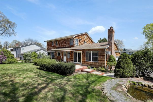 Backyard, Exterior, Facade, Split Level