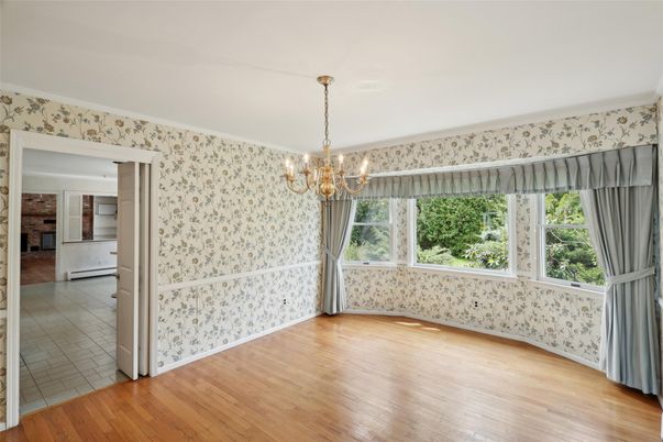 Chandelier, Empty room, Interior, Wood Texture Flooring