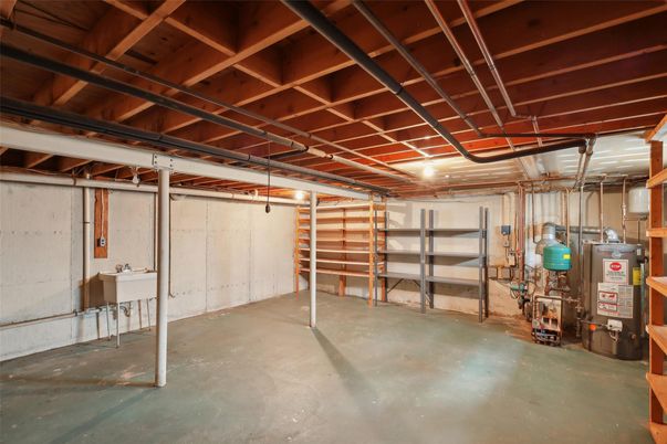Garage, Interior, Wooden Beams