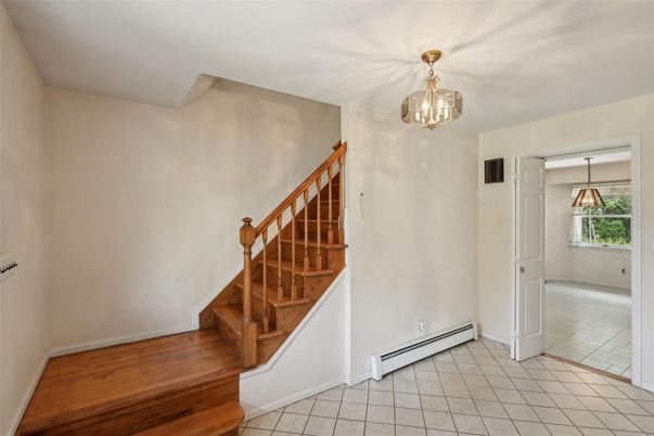 Empty room, Interior, Pendant Lights, Wood Texture Flooring