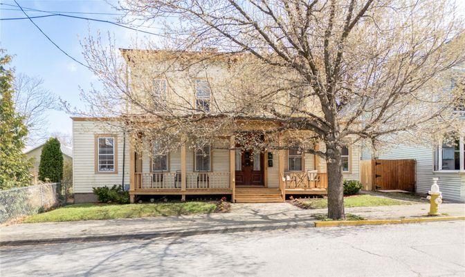 Exterior, Facade, Cape Cod