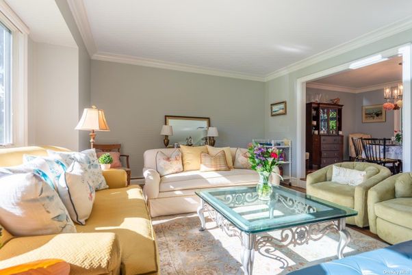 Chandelier, Dining room, Interior, Living room