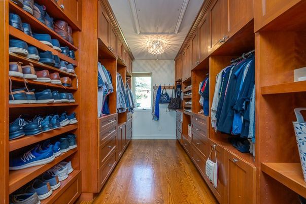 Interior, Walk-in Closets, Wood Texture Flooring