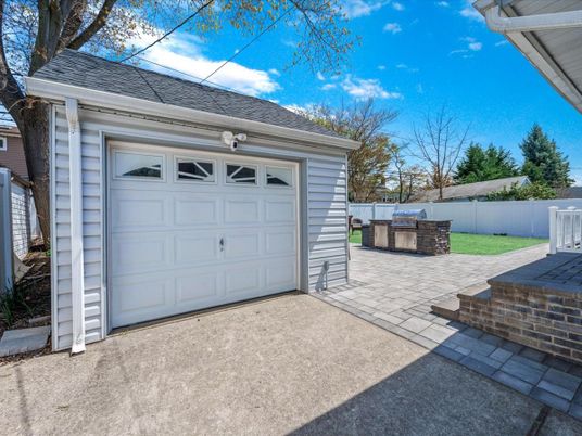 Detached Garage, Exterior