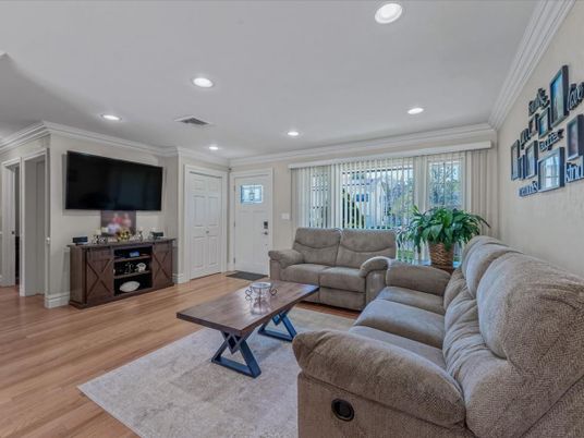 Interior, Living room, Recessed Lighting, Wood Texture Flooring