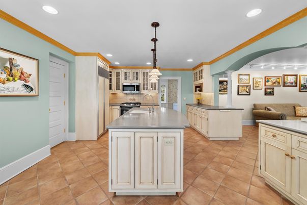 Interior, Kitchen, Pendant Lights, Recessed Lighting, Stainless Steel Appliances
