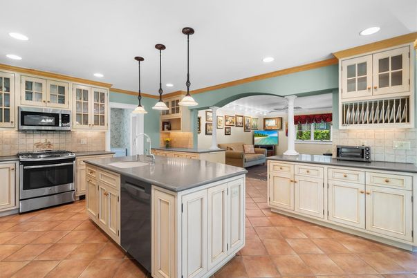 Interior, Kitchen, Pendant Lights, Recessed Lighting, Stainless Steel Appliances