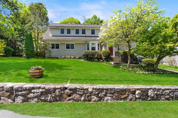 Backyard, Exterior, Facade, American Foursquare