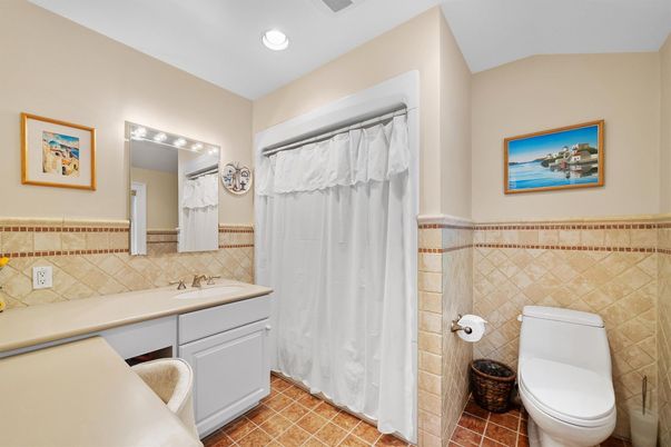 Bathroom, Interior, Recessed Lighting