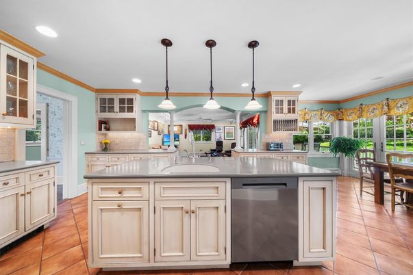 Dining room, Interior, Kitchen, Pendant Lights, Recessed Lighting, Stainless Steel Appliances