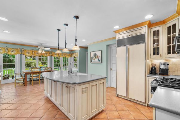 Dining room, Interior, Kitchen, Pendant Lights, Recessed Lighting, Stainless Steel Appliances