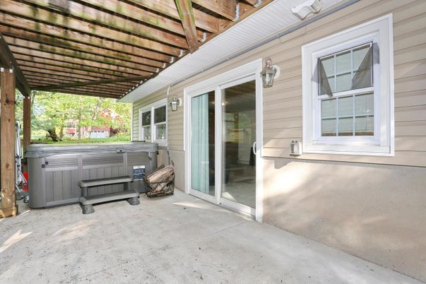 Exterior, Hot Tub