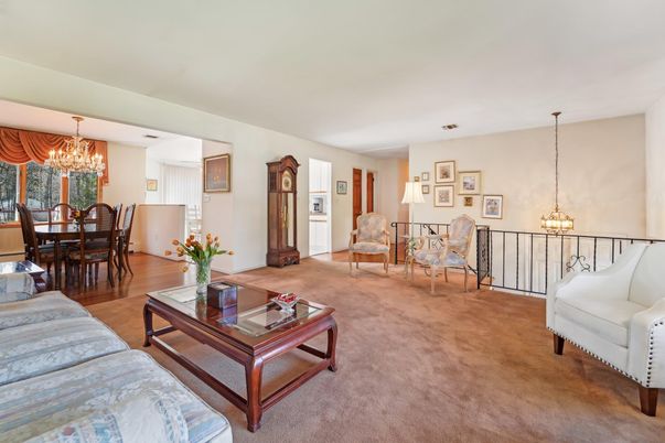 Chandelier, Dining room, Interior, Living room