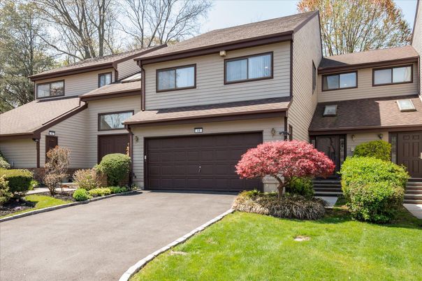 Attached, Exterior, Facade, Raised Ranch