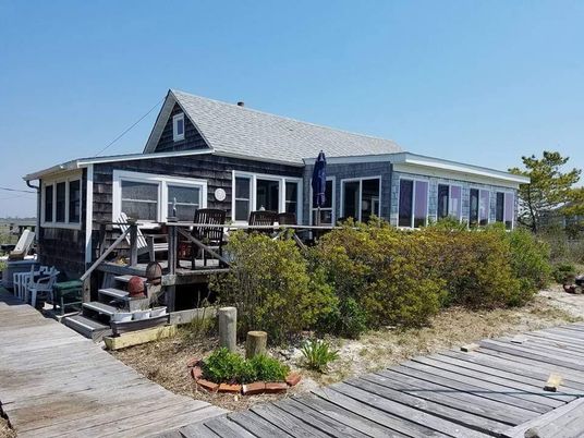Exterior, Facade, Cape Cod