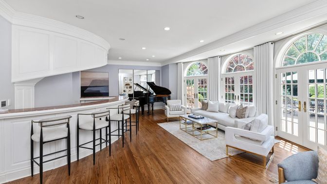 Interior, Living room, Piano, Recessed Lighting, Wood Texture Flooring