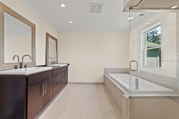 Bathroom, Dual Sink Vanities, Interior, Recessed Lighting