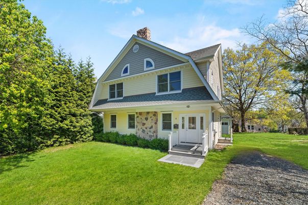 Backyard, Exterior, Facade, Queen Anne Victorian