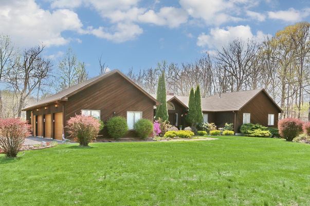 Backyard, Exterior, Facade, Ranch