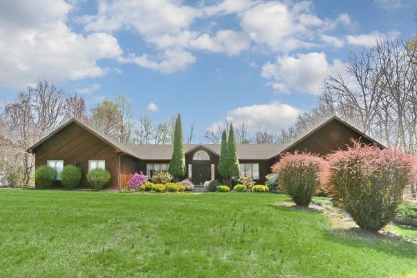 Backyard, Exterior, Facade, Ranch
