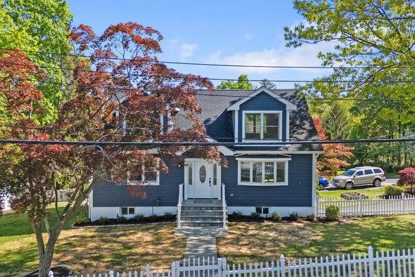 Exterior, Facade, Cape Cod