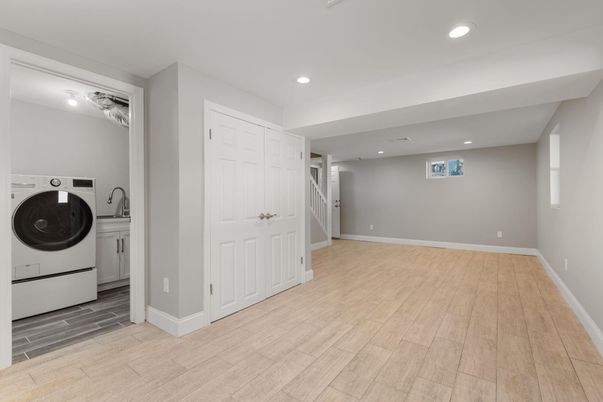 Interior, Recessed Lighting, Utility Closets, Washer, Wood Texture Flooring