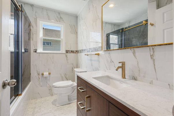 Bathroom, Interior, Marble Walls, Recessed Lighting