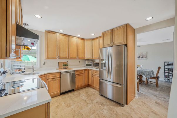 Dining room, Interior, Kitchen, Recessed Lighting, Stainless Steel Appliances