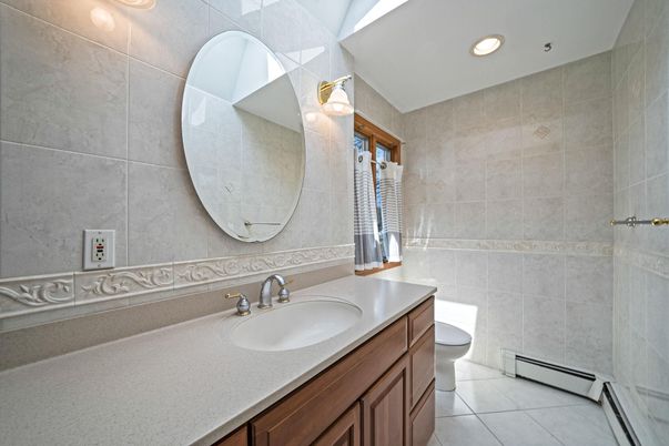Bathroom, Interior, Recessed Lighting