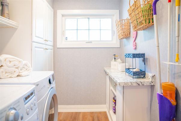 Interior, Washer, Wood Texture Flooring