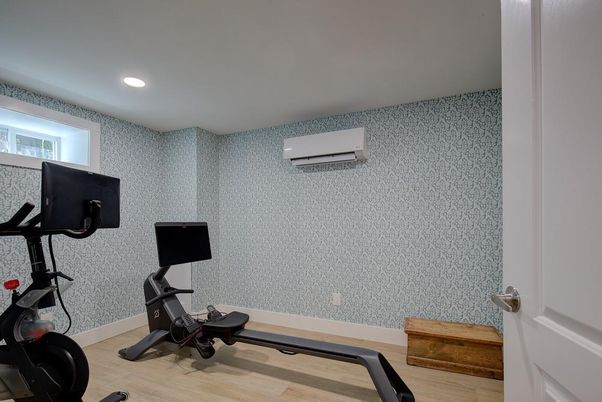 Fitness Equipment, Interior, Recessed Lighting, Wood Texture Flooring