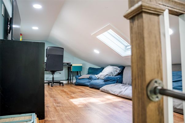 Interior, Recessed Lighting, Wood Texture Flooring