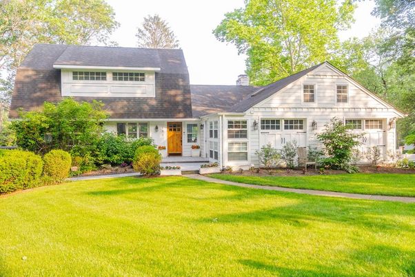 Attached, Exterior, Facade, Farmhouse