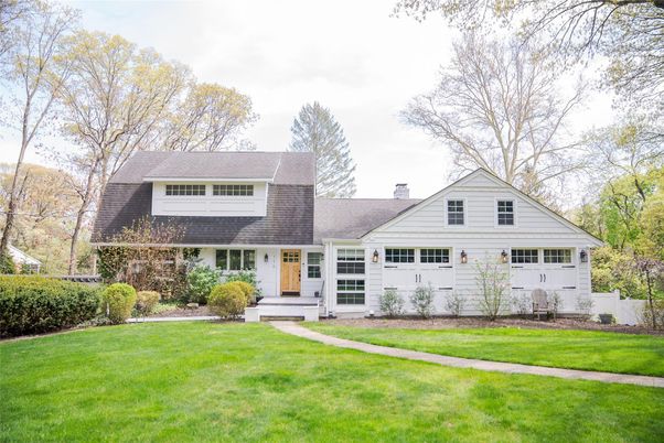 Attached, Exterior, Facade, Farmhouse