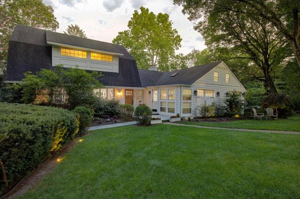 Backyard, Exterior, Facade, Cape Cod