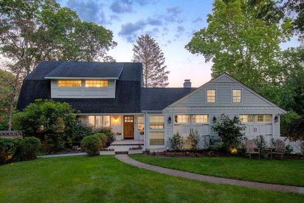 Attached, Exterior, Facade, Farmhouse