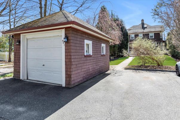 Detached Garage, Exterior