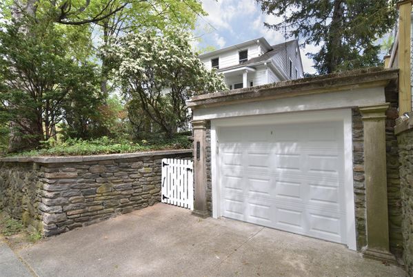 Detached Garage, Exterior