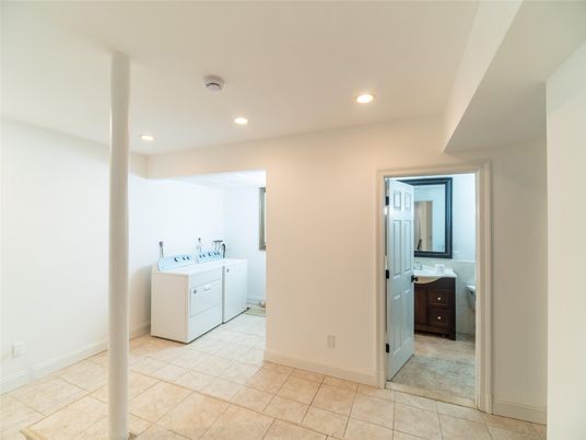 Bathroom, Interior, Recessed Lighting, Washer