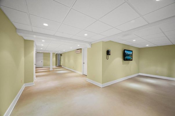 Empty room, Interior, Recessed Lighting