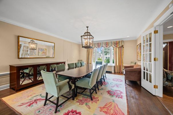 Chandelier, Dining room, Interior, Recessed Lighting, Wood Texture Flooring