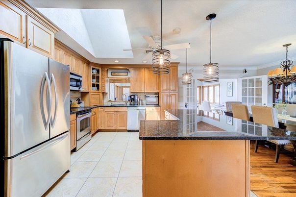 Dining room, Interior, Kitchen, Pendant Lights, Recessed Lighting, Wood Texture Flooring