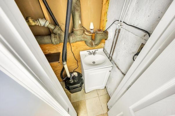 Bathroom, Interior