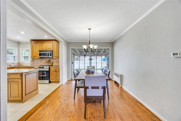 Chandelier, Dining room, Interior, Kitchen, Recessed Lighting, Wood Texture Flooring