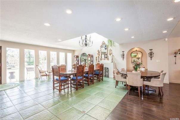 Chandelier, Dining room, Interior, Recessed Lighting, Wood Texture Flooring