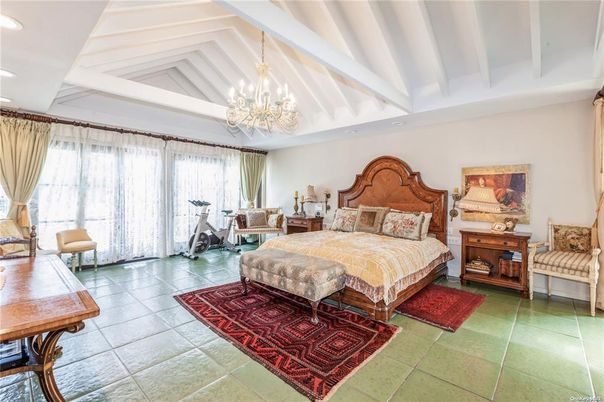 Bedroom, Chandelier, Fitness Equipment, Interior, Recessed Lighting