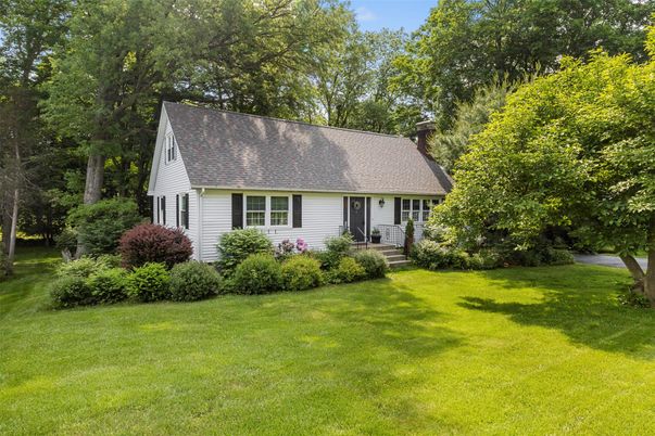 Backyard, Exterior, Facade, Cape Cod