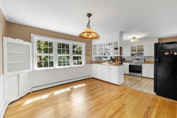 Interior, Kitchen, Pendant Lights, Wood Texture Flooring